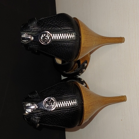Michael Kors High Heels size 6 1/2 MK Studded Heels MK shoes Zipper back 🔥 - Picture 2 of 11